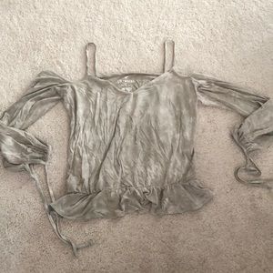 Super soft American Eagle open shoulder shirt